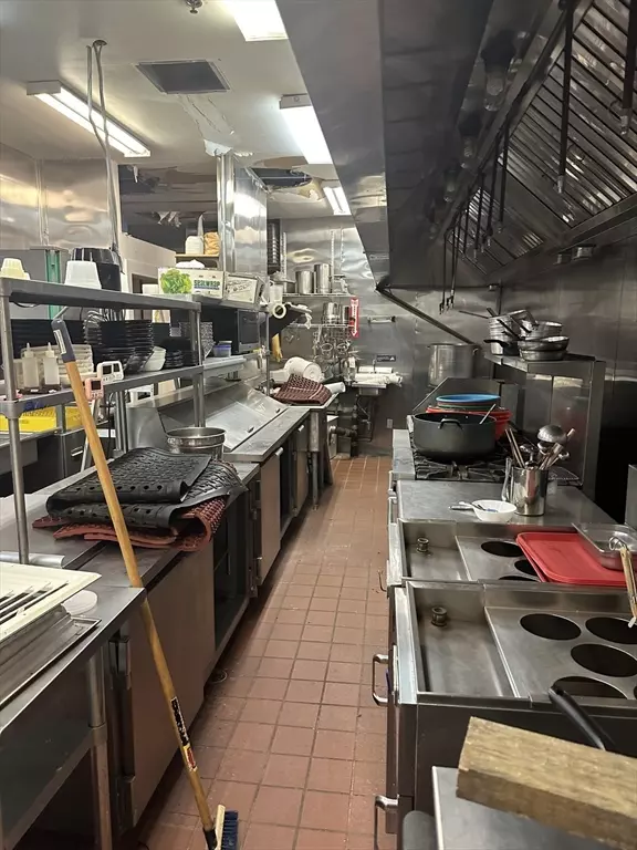 Boston, MA 02111,112 South St #1