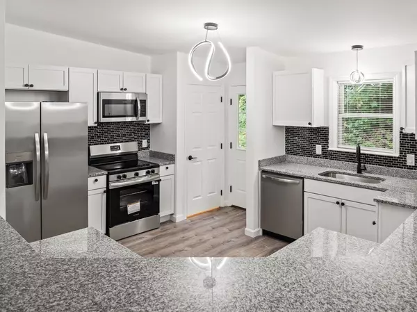 Leicester, MA 01611,46 Locust St