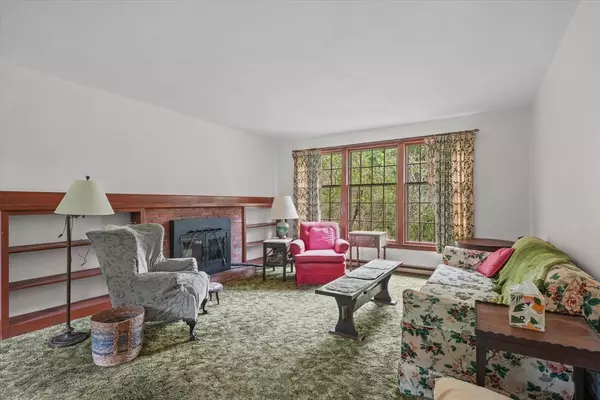 Newbury, MA 01922,15 School St