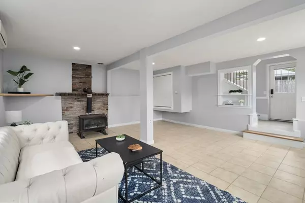 Hopedale, MA 01747,211A S Main Street