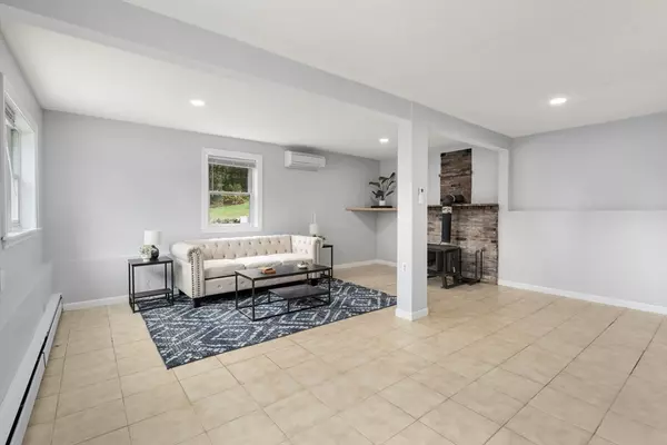 Hopedale, MA 01747,211A S Main Street