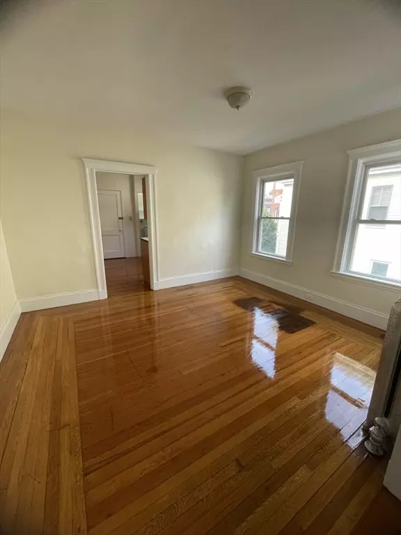Arlington, MA 02474,17 Egerton Rd #1