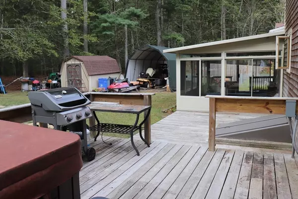 Rochester, MA 02770,21 Bennett Rd