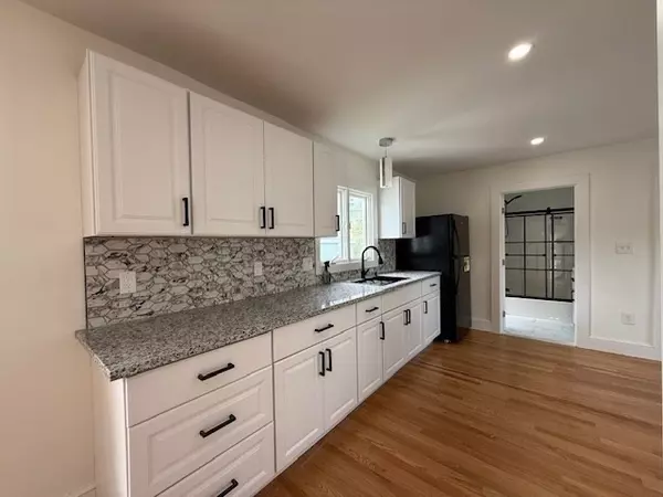 Lowell, MA 01854,15 Varney St #2