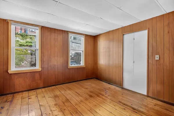 Boston, MA 02129,14 Wall Street