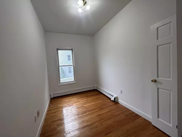 Boston, MA 02135,11 Snow St #2L