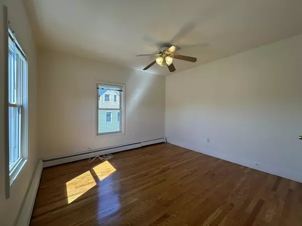 Boston, MA 02135,11 Snow St #2L