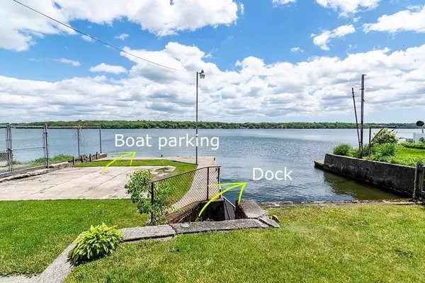Tiverton, RI 02878,4 Lake