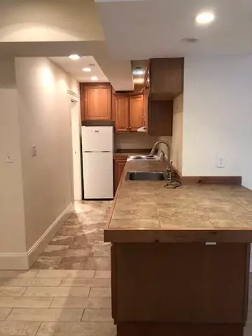 Boston, MA 02115,360 Riverway #1A