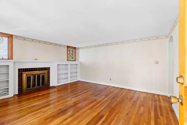 Beverly, MA 01915,14 Foster Drive