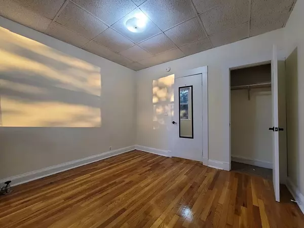 Boston, MA 02115,364 Riverway #3