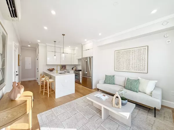 Boston, MA 02118,667 Tremont Street #3