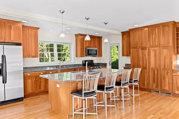 Bourne, MA 02562,5 Pocasset Rd