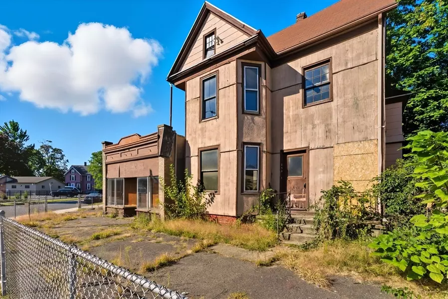 750-752 Liberty St, Springfield, MA 01104