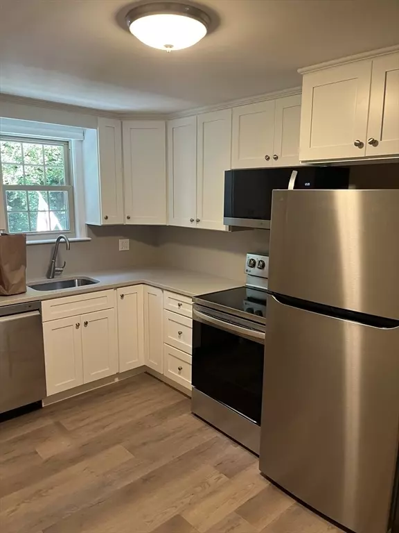 Mansfield, MA 02048,89 Dean Street #2