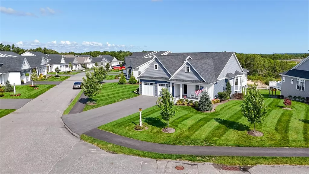 45 Pebble Beach Dr, Plymouth, MA 02360