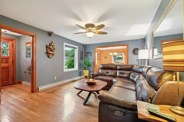 Methuen, MA 01844,272 Pelham St