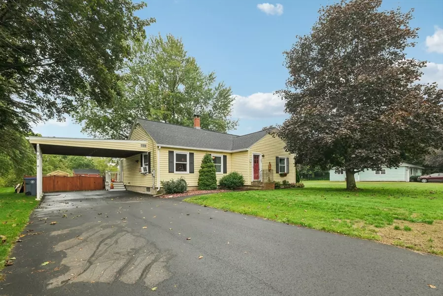 272 Pelham St, Methuen, MA 01844