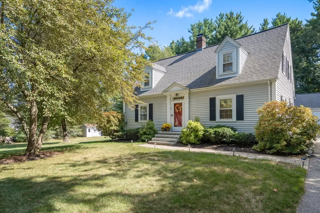 Walpole, MA 02032,38 Park Ln