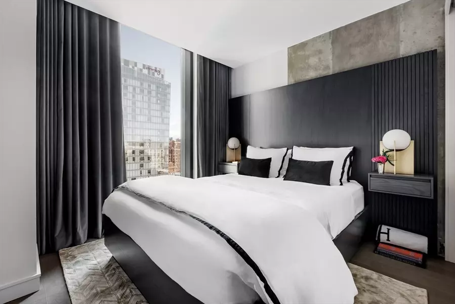 55 Lagrange St #902, Boston, MA 02116