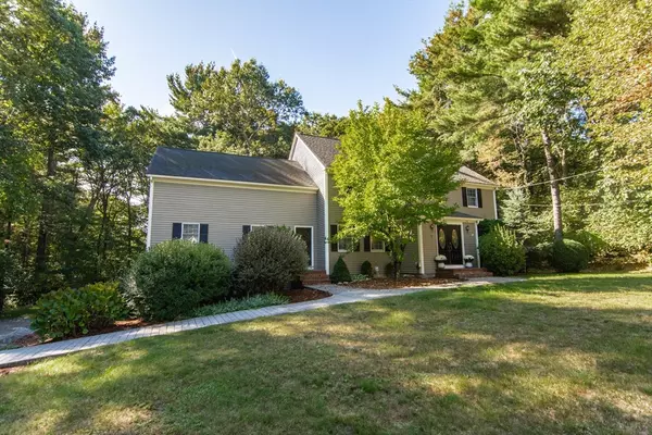 32 Homeward Ln, Walpole, MA 02081