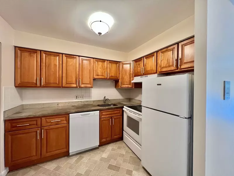 33 Paul #14, Newton, MA 02459