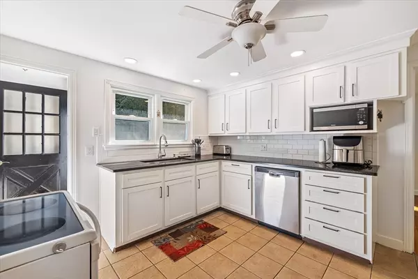 Spencer, MA 01562,123 Charlton Rd