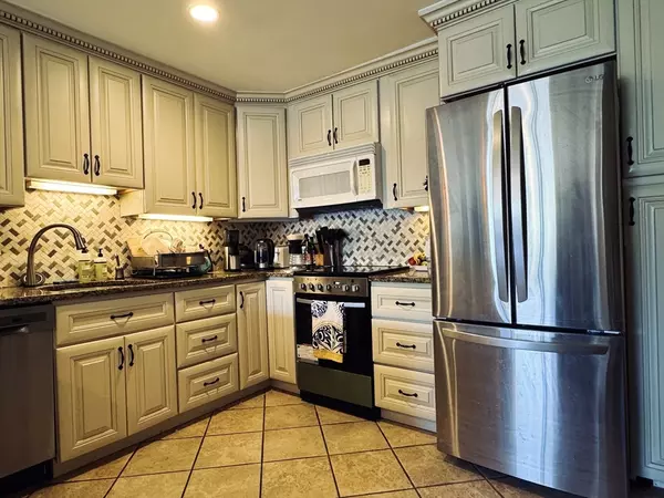 Cambridge, MA 02140,2192 Massachusetts Ave #1-4