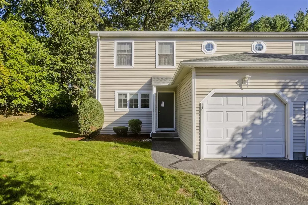 Chicopee, MA 01020,585 Sheridan #12