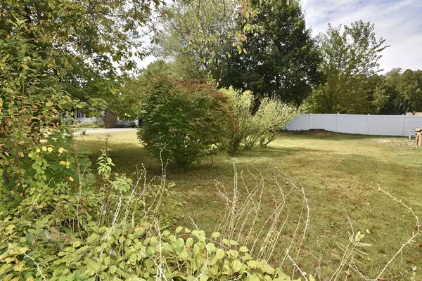 Ludlow, MA 01056,51 Parkview St