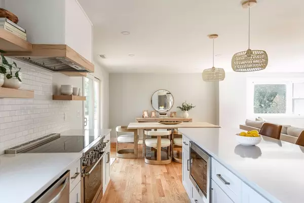 Ipswich, MA 01938,22 Sagamore Rd