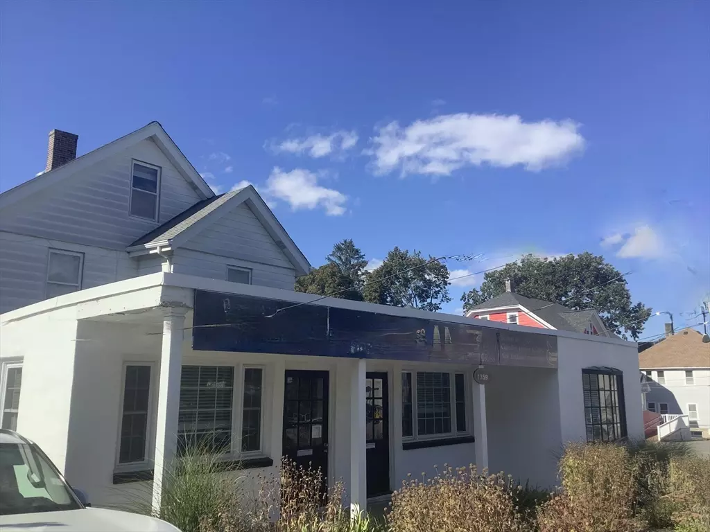 Newton, MA 02459,1359 Centre