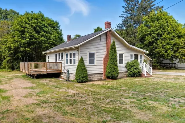 Carver, MA 02330,12 Green Street