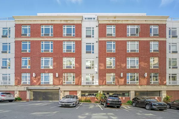 Quincy, MA 02169,18 Cliveden St #201W