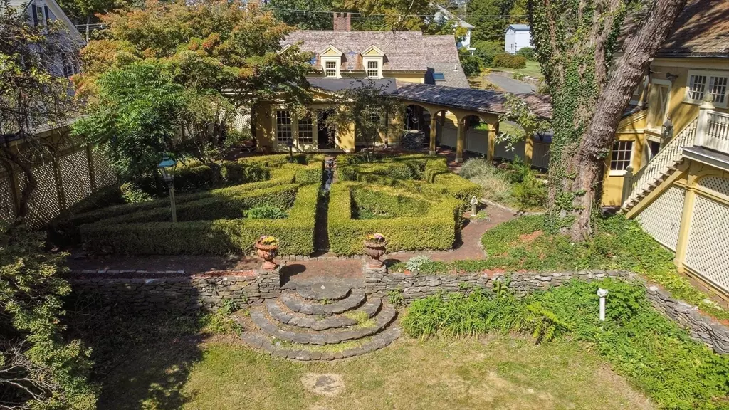 105 Church St, Ware, MA 01082