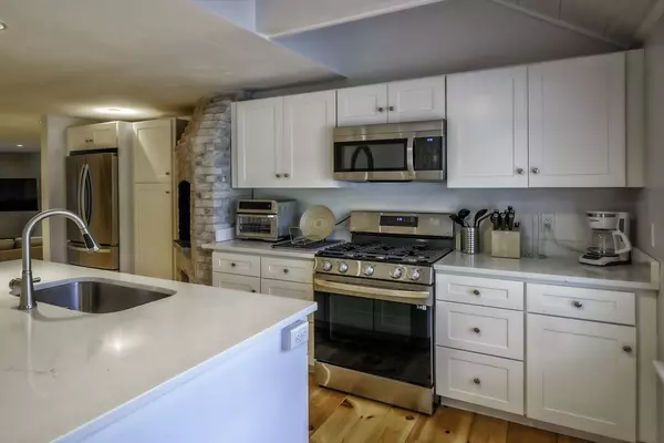 Yarmouth, MA 02675,28 Seminole Dr