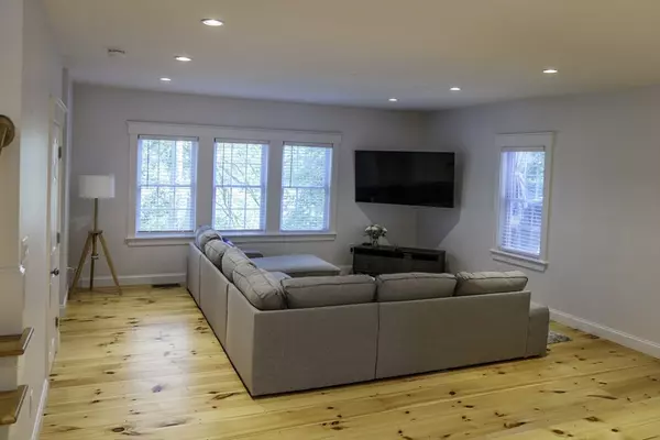 Yarmouth, MA 02675,28 Seminole Dr