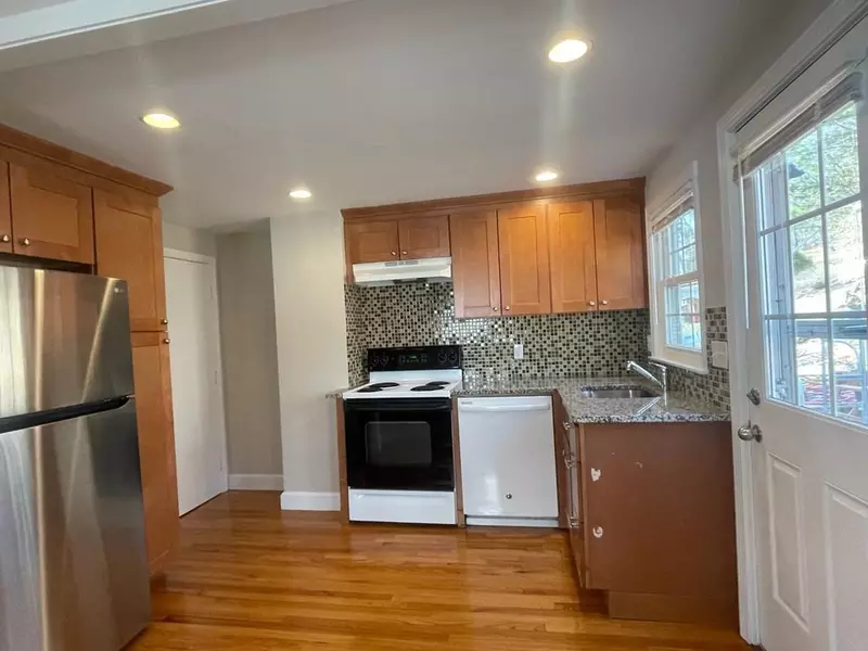 34 Park Ave Ext #34, Arlington, MA 02476