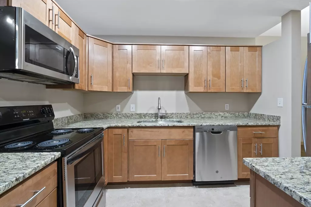 Braintree, MA 02184,550 Washington St #303