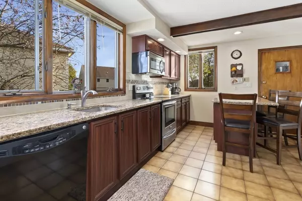 Revere, MA 02151,6 Grand View Ave