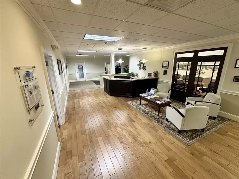 6 Lyberty Way #201, Westford, MA 01886