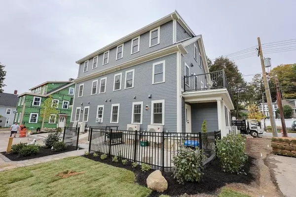 105 Market #B, Amesbury, MA 01913