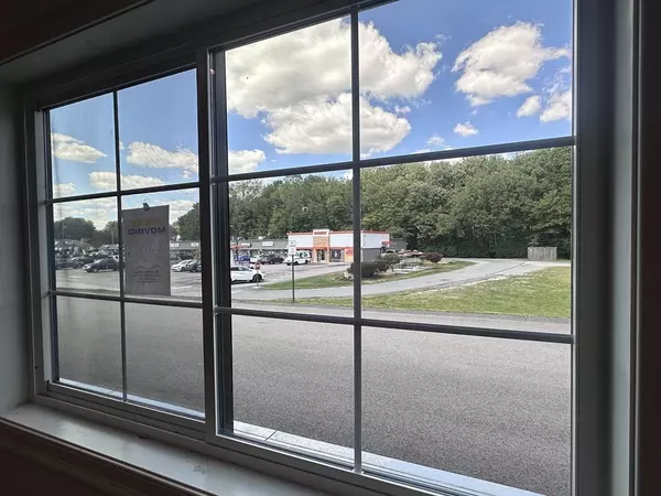 Rehoboth, MA 02769,7 Park Street #1B