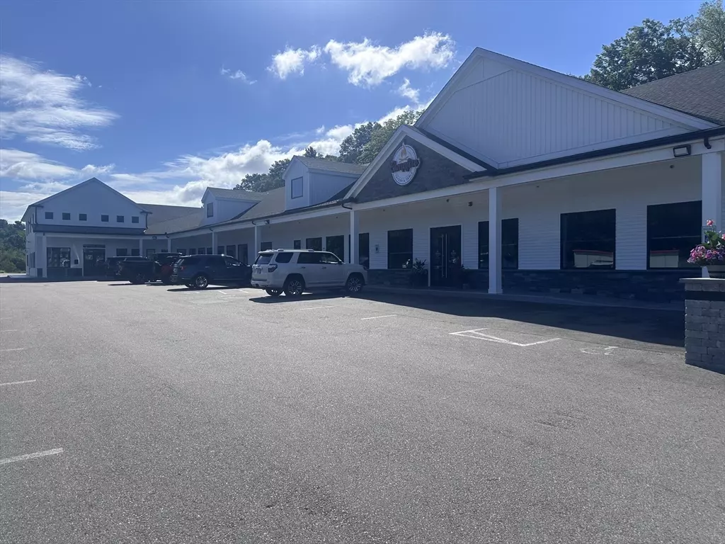 Rehoboth, MA 02769,7 Park Street #1B