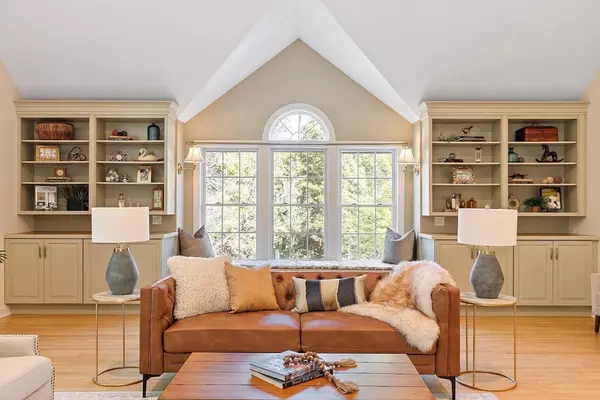 10 Olde Taverne Lane, Amesbury, MA 01913