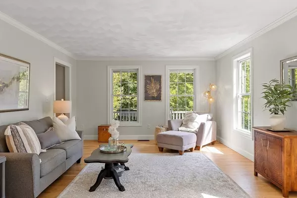 10 Olde Taverne Lane, Amesbury, MA 01913