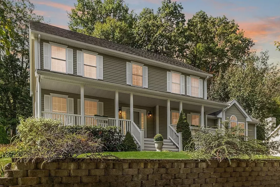 10 Olde Taverne Lane, Amesbury, MA 01913