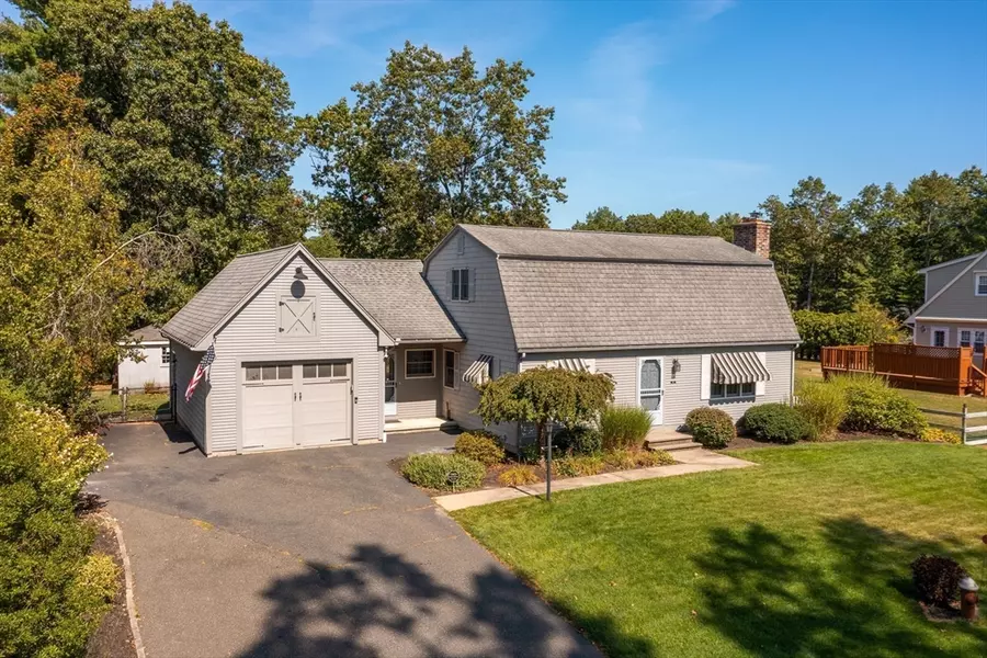 63 Pomeroy St, Easthampton, MA 01027