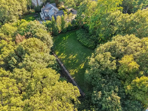 Wellesley, MA 02481,33 Boulder Rd