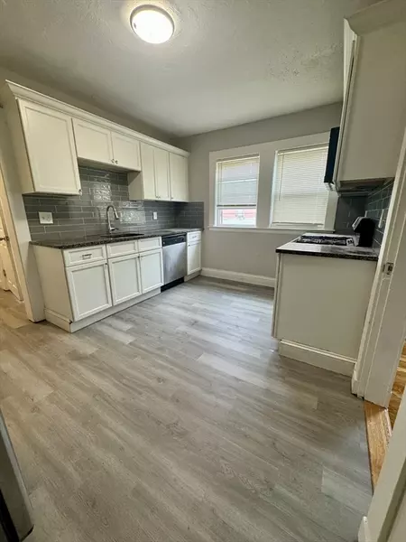 26 School St #5, Boston, MA 02119